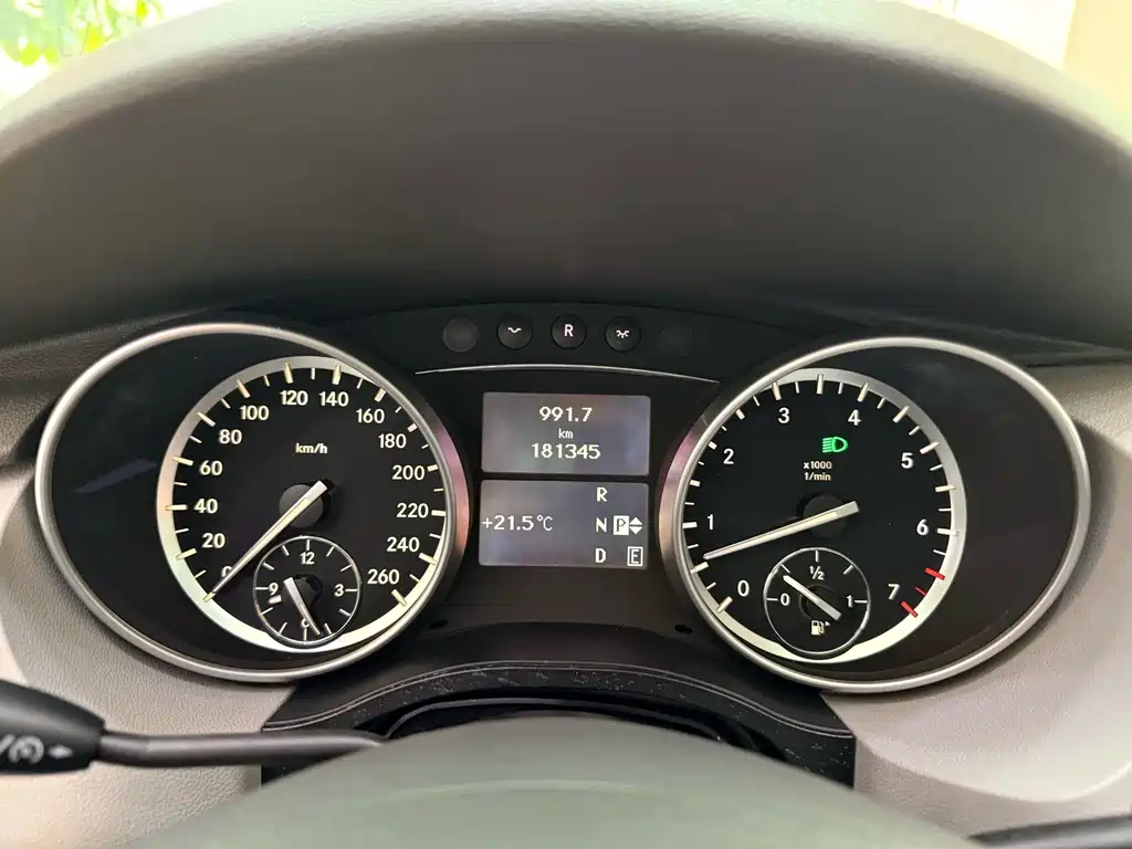 Mercedes-Benz R-Class 2013 — фото 17