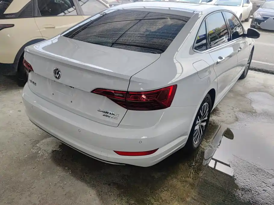 Volkswagen Sagitar 2020