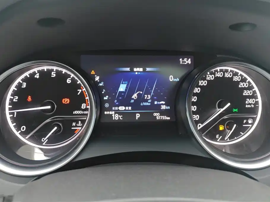 Toyota Camry 2019 — фото 14