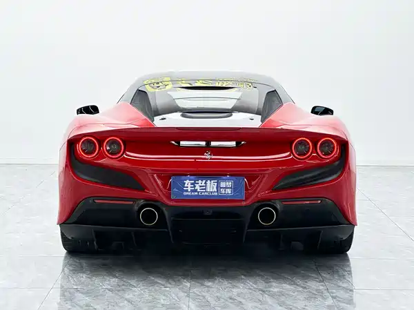 Ferrari F8 2021