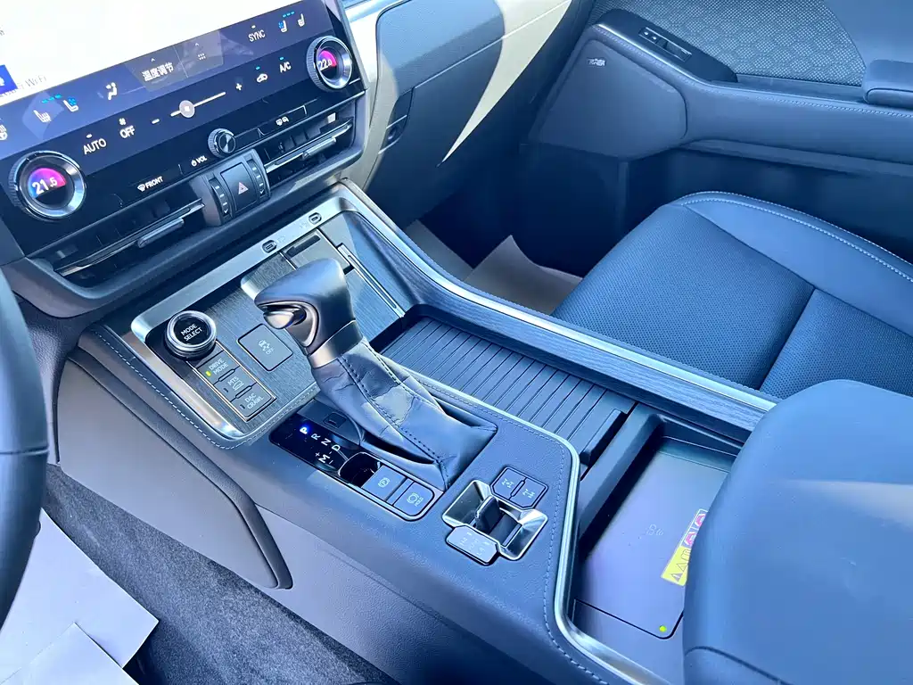 Lexus GX 2025 — фото 15