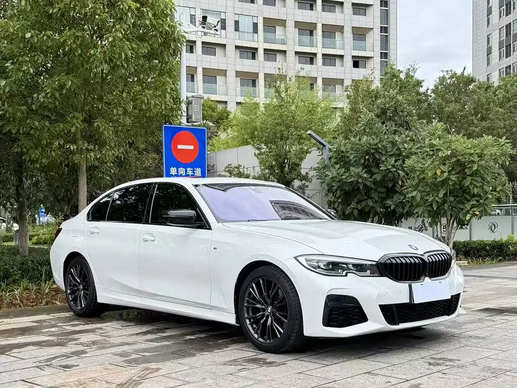BMW 3 Series 2021