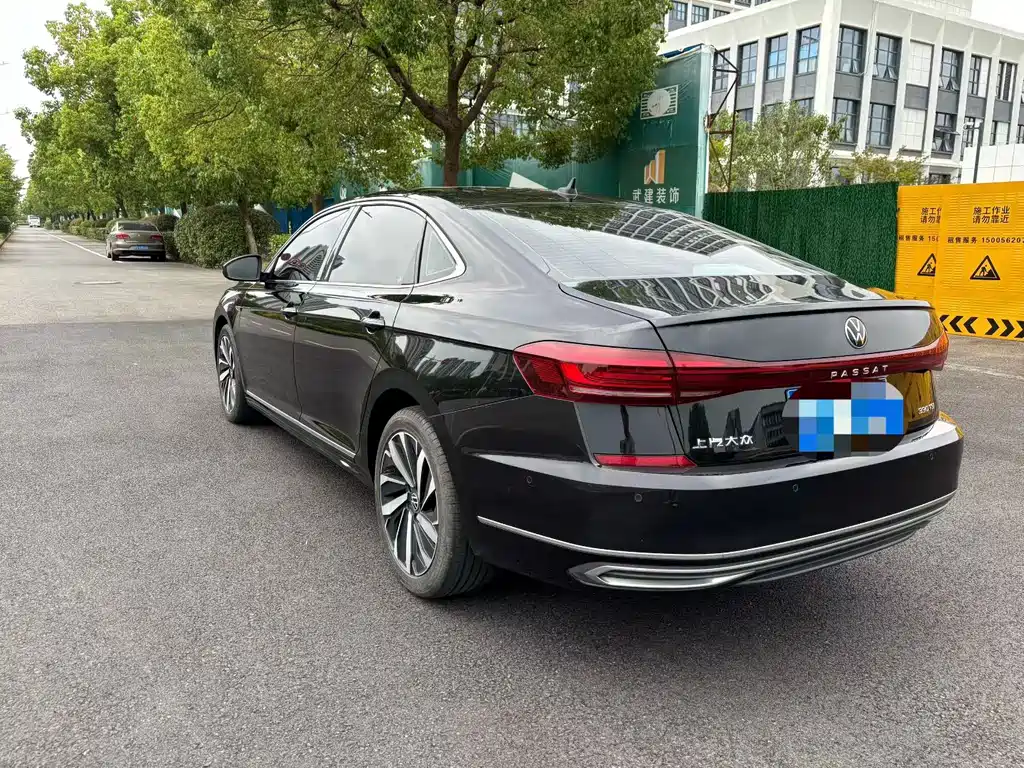 Volkswagen Passat 2023 — фото 4