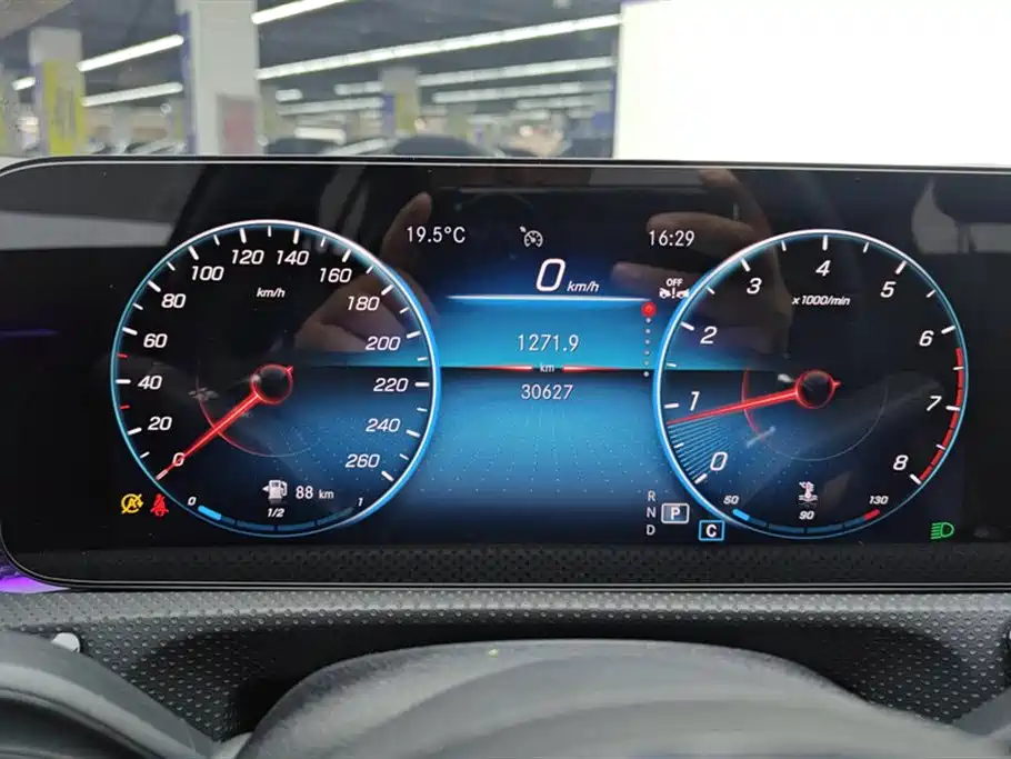 Mercedes-Benz A-Class 2023 — фото 14