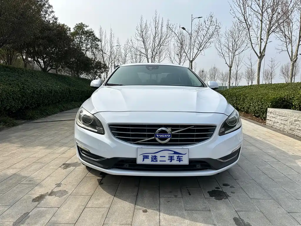 Volvo S60 2015 — фото 2