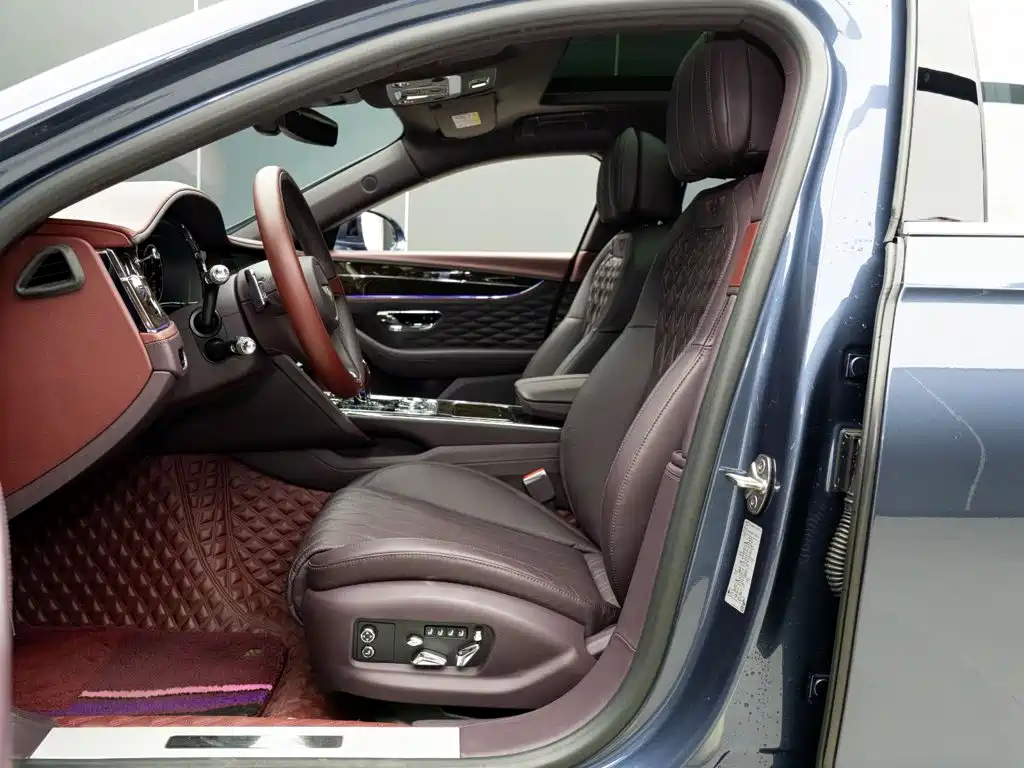 Bentley Flying Spur 2020 — фото 11