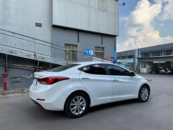 Hyundai Elantra Langdong 2017