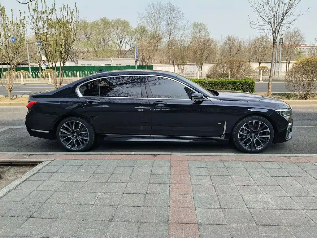 BMW 7 Series 2019 — фото 28