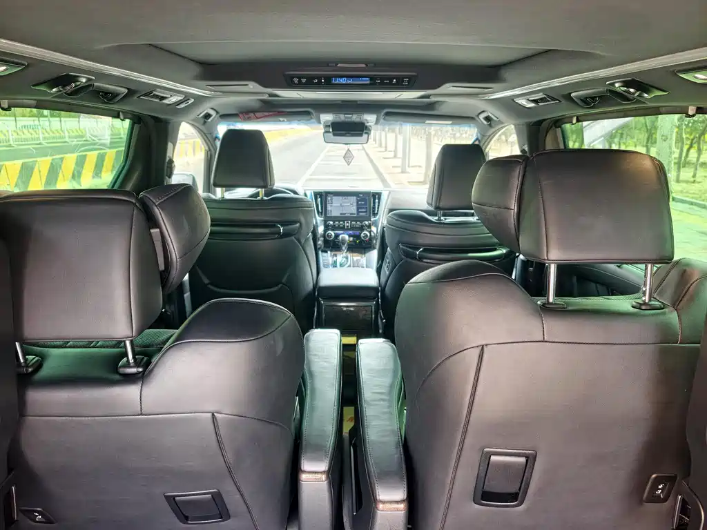 Toyota Alphard 2021 — фото 28