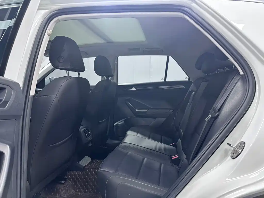 Volkswagen T-Roc 2022 — фото 16