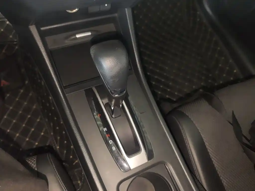 Honda Jade 2016 — фото 10