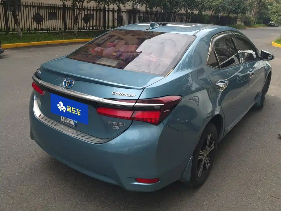 Toyota Corolla 2017 — фото 3