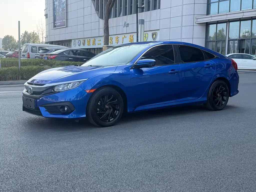 Honda Civic 2019 — фото 1