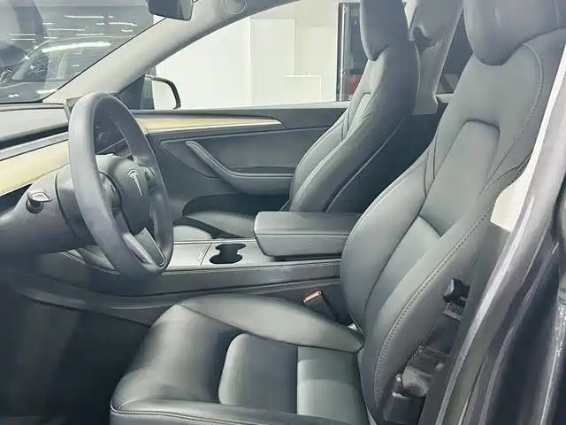 Tesla Model Y 2022 — фото 9
