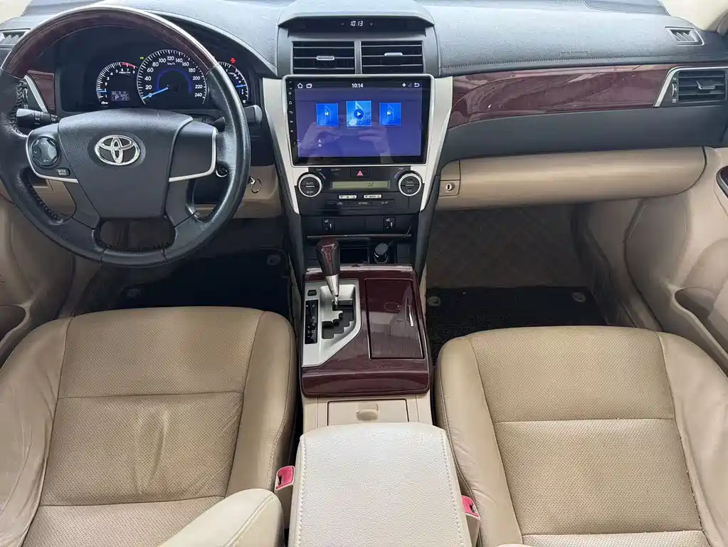 Toyota Camry 2014 — фото 8
