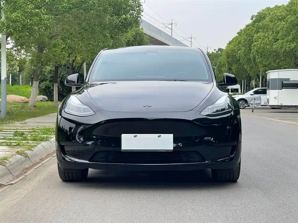 Tesla Model Y 2023 — фото 3