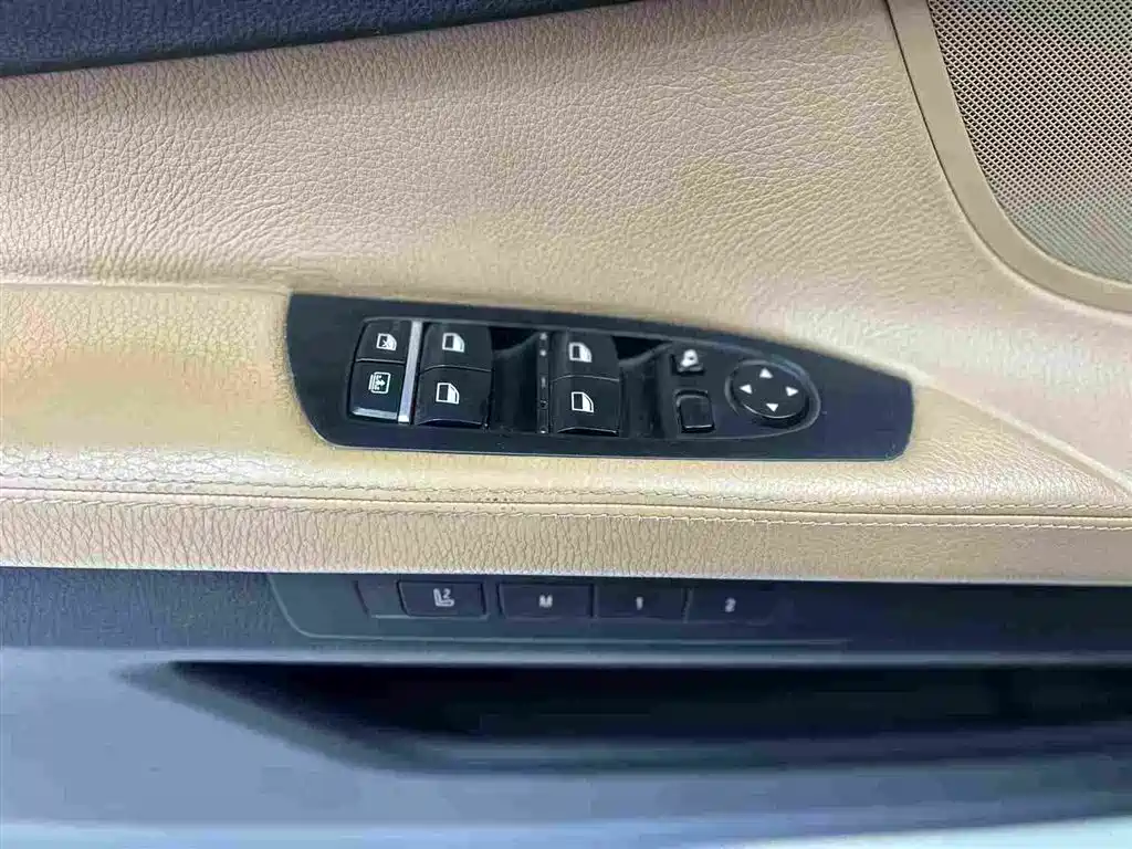 BMW 7 Series 2013 — фото 19