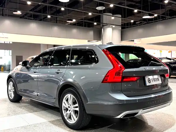 Volvo V90 2017