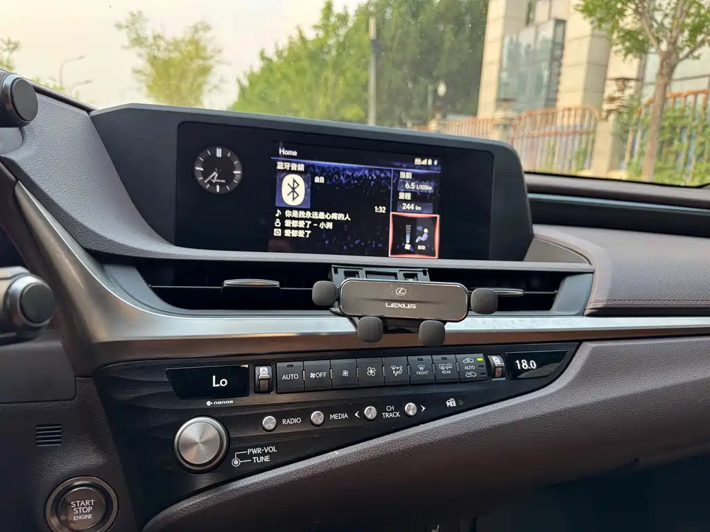 Lexus ES 2021 — фото 14