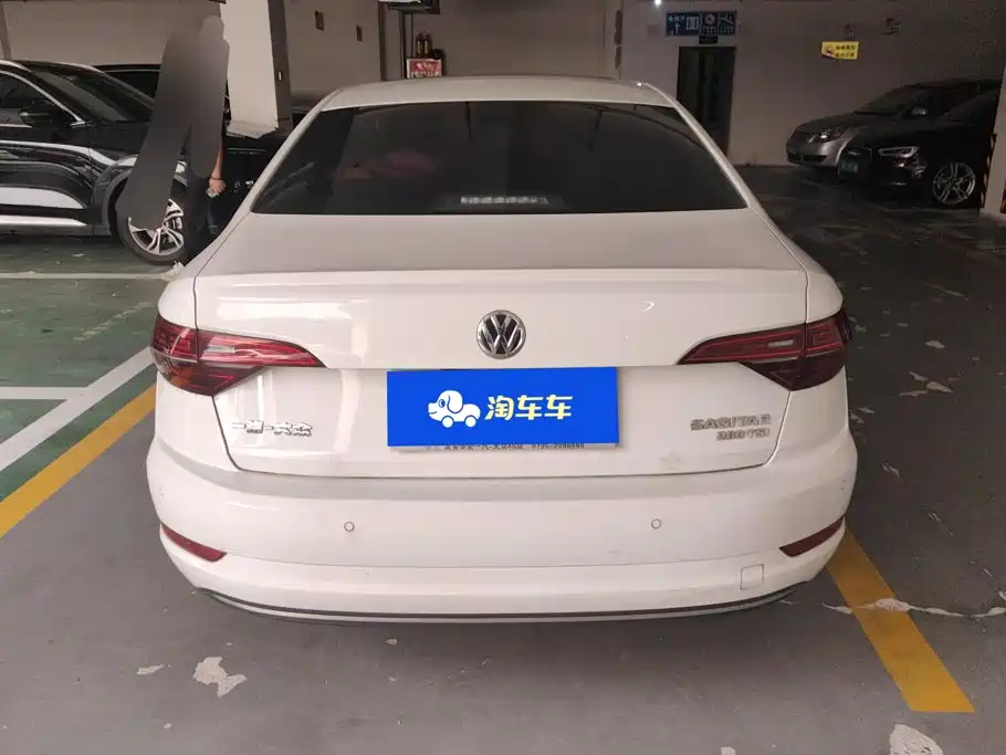 Volkswagen Sagitar 2020