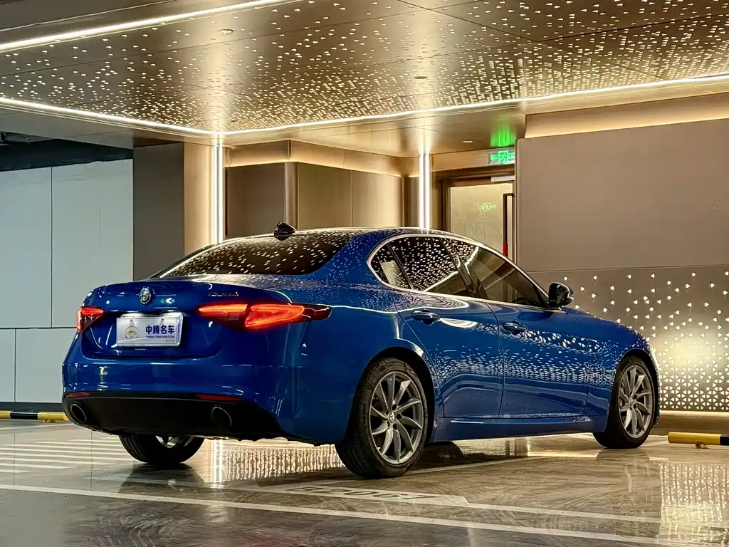 Alfa Romeo Giulia 2019 — фото 27