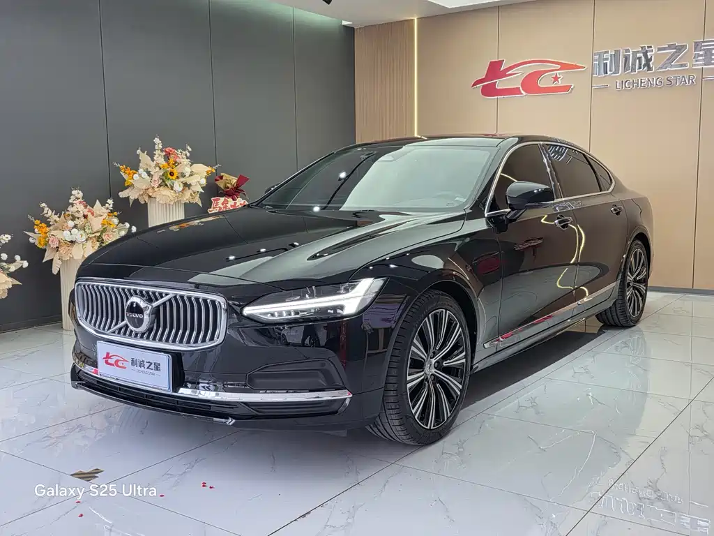 Volvo S90 2022
