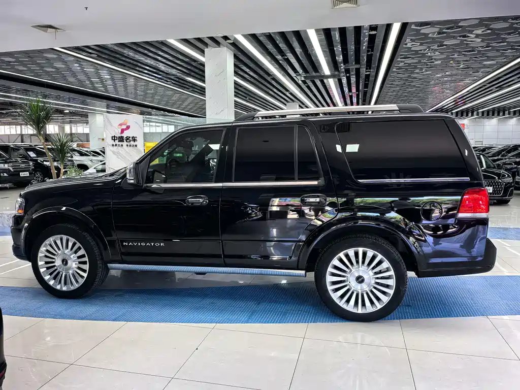 Lincoln Navigator 2016