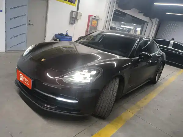 Porsche Panamera 2020