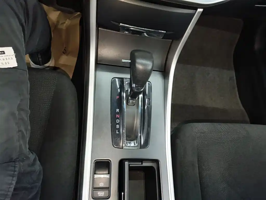 Honda Accord 2014 — фото 14