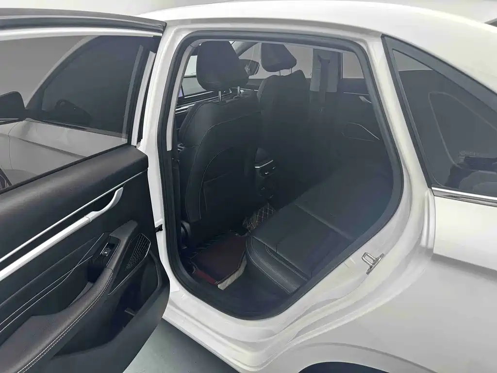 Geely Emgrand 2023 — фото 11
