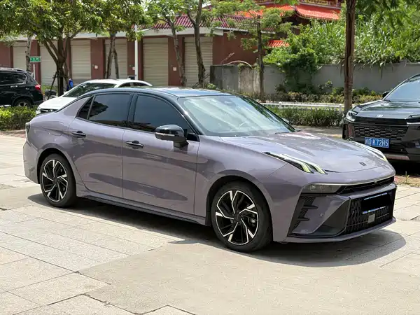 Lynk & Co 03 2022