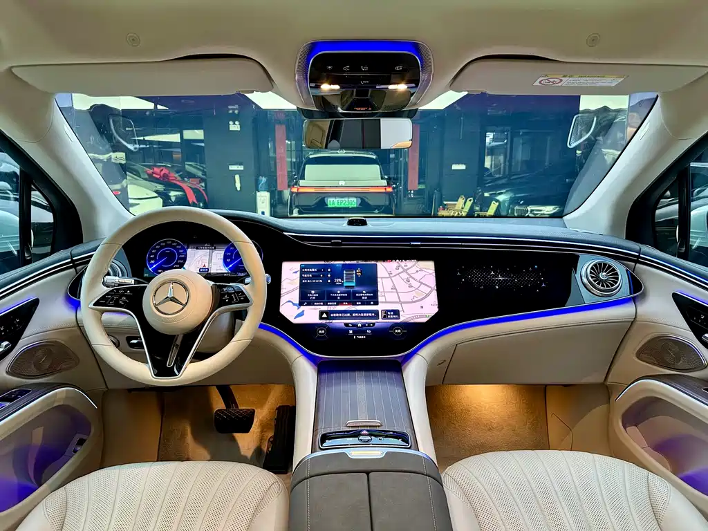 Mercedes-Benz EQS SUV 2023 — фото 15