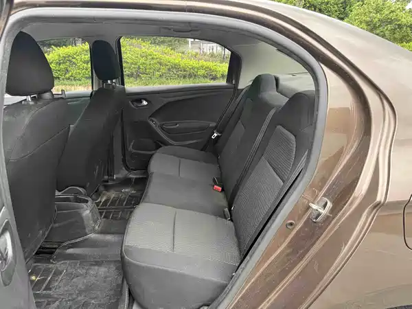 Peugeot 301 2015
