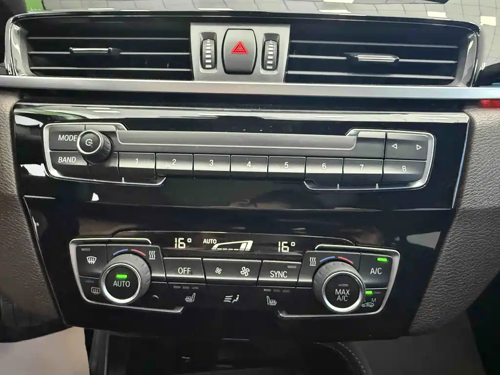 BMW X1 2022 — фото 12