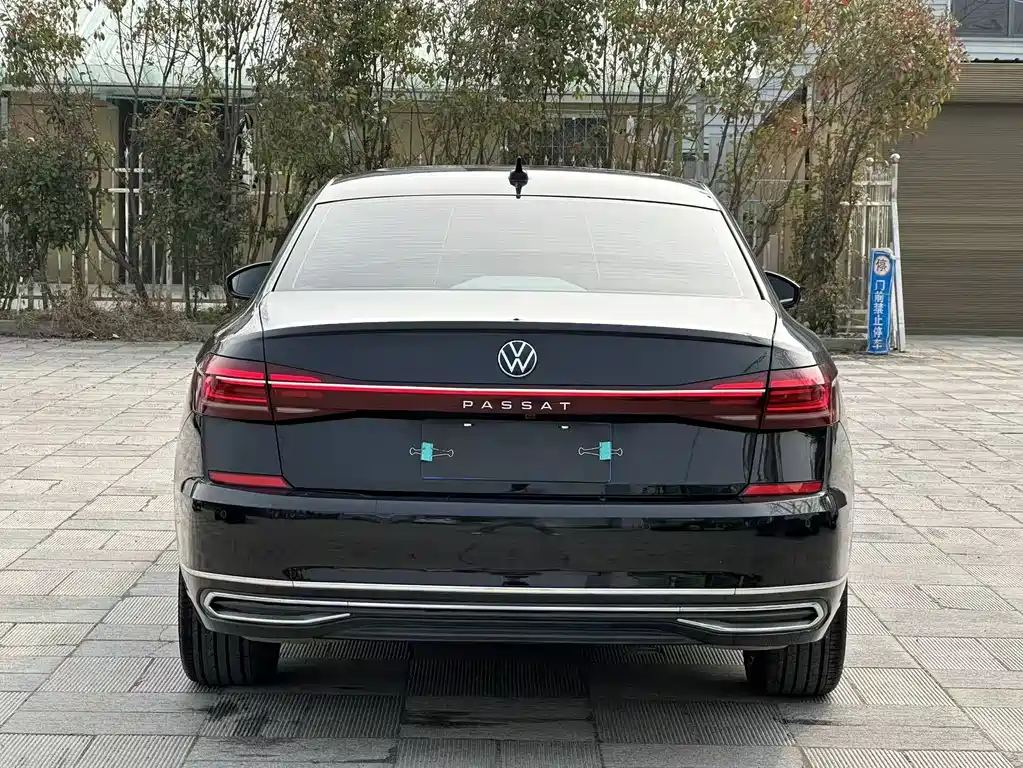 Volkswagen Passat 2022 — фото 9