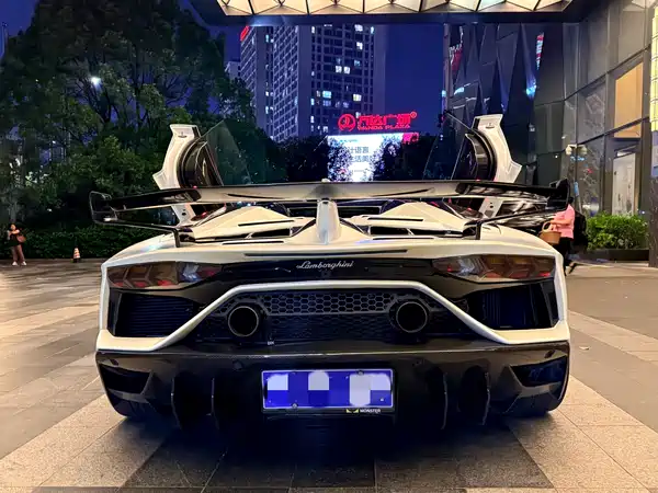 Lamborghini Aventador 2017