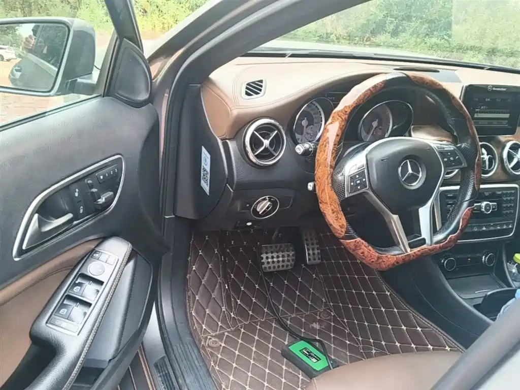 Mercedes-Benz GLA 2014 — фото 16
