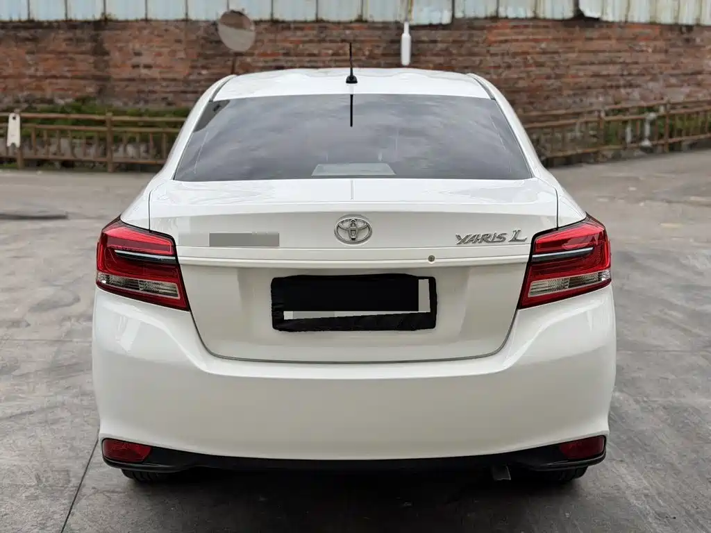 Toyota Yaris L 2019