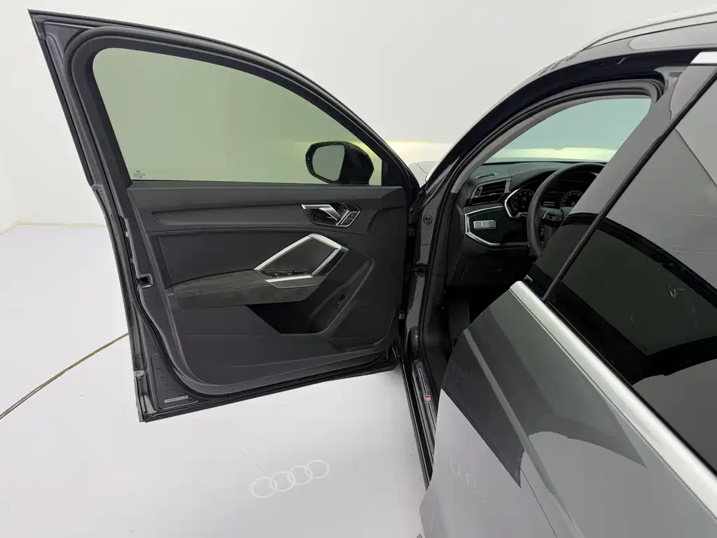 Audi Q3 2022 — фото 21