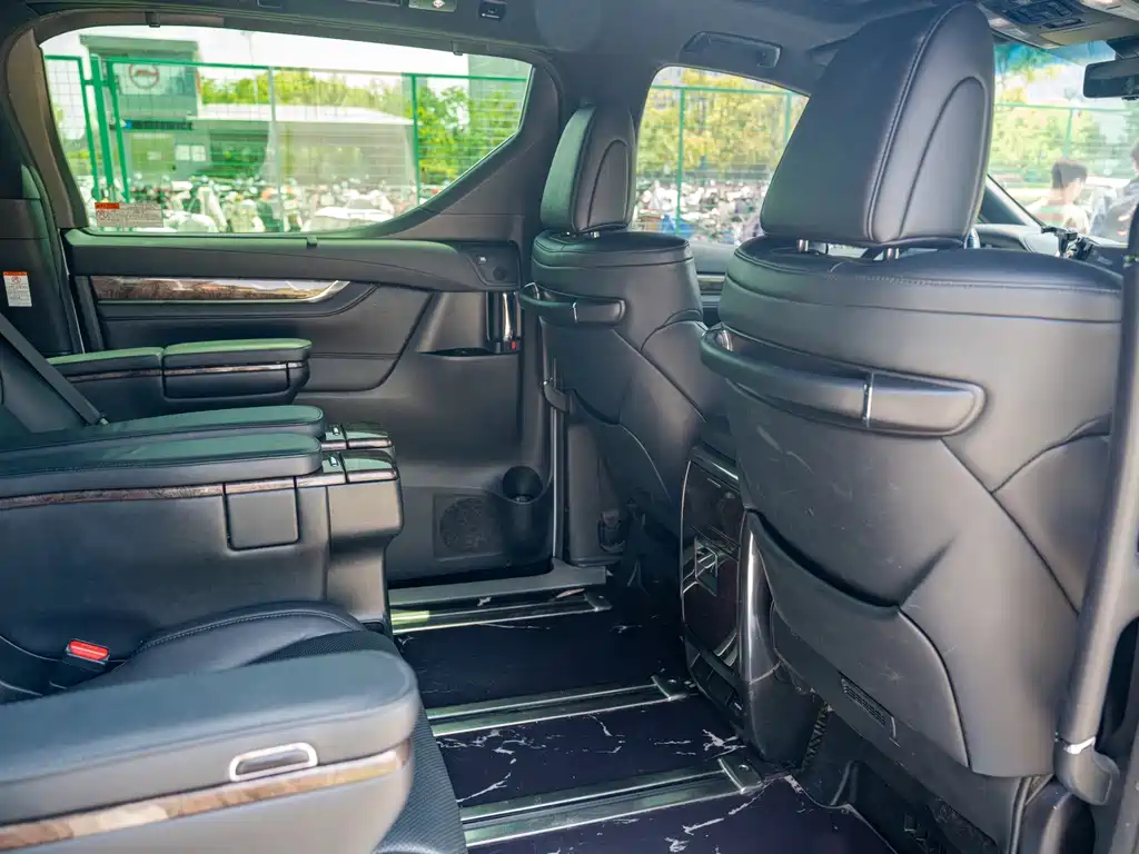 Toyota Vellfire 2020 — фото 12
