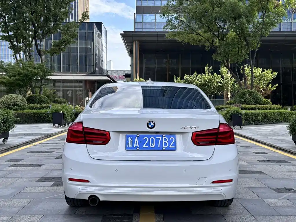 BMW 3 Series 2017