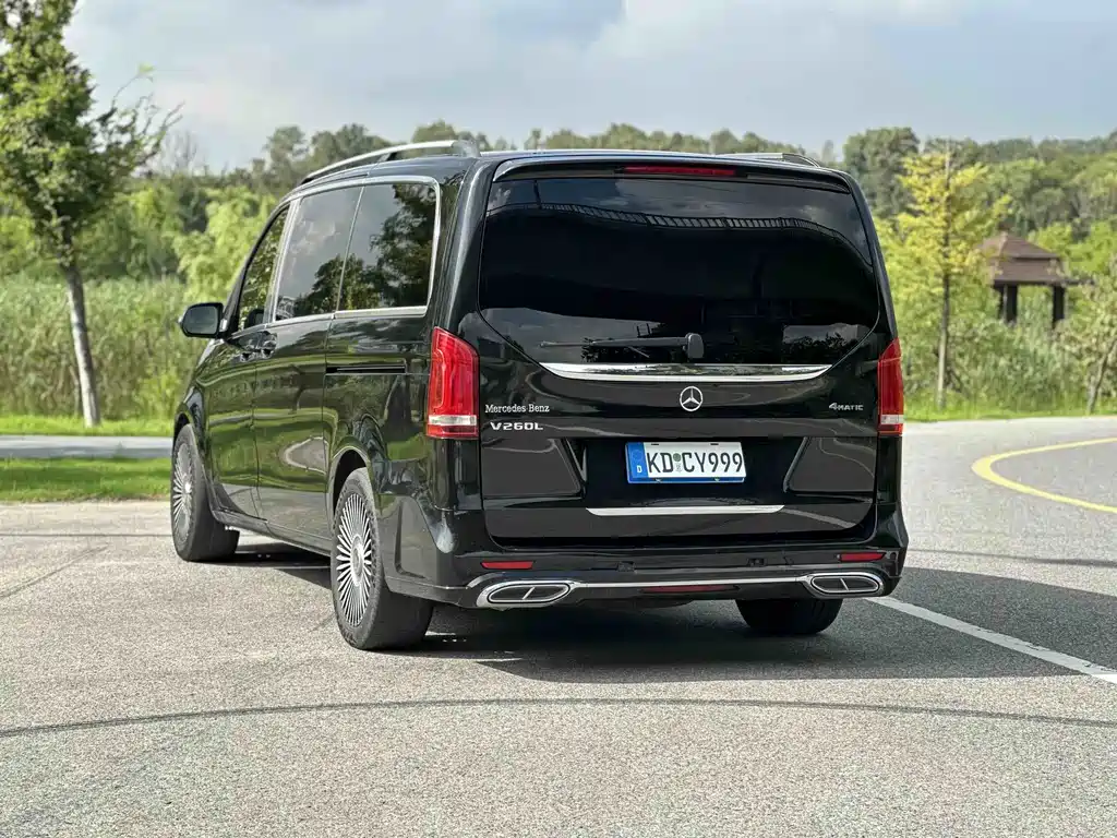 Mercedes-Benz V-Class 2021 — фото 25