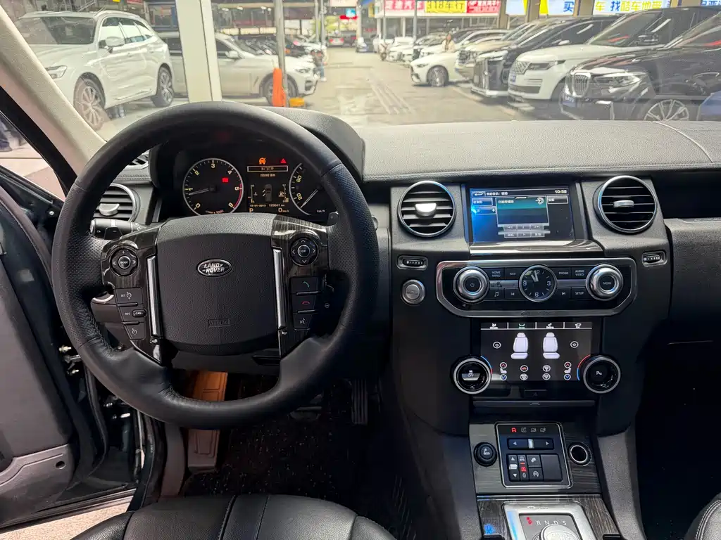 Land Rover Discovery 2015 — фото 12