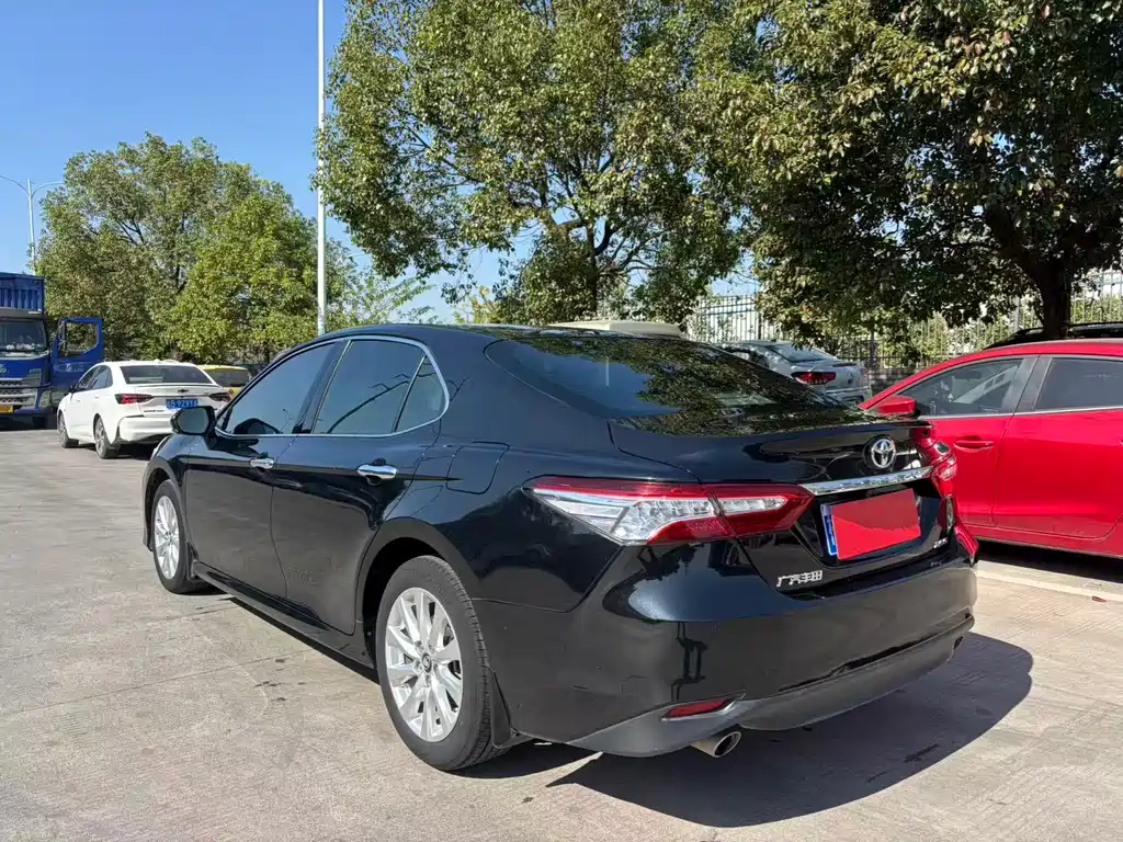Toyota Camry 2020 — фото 9