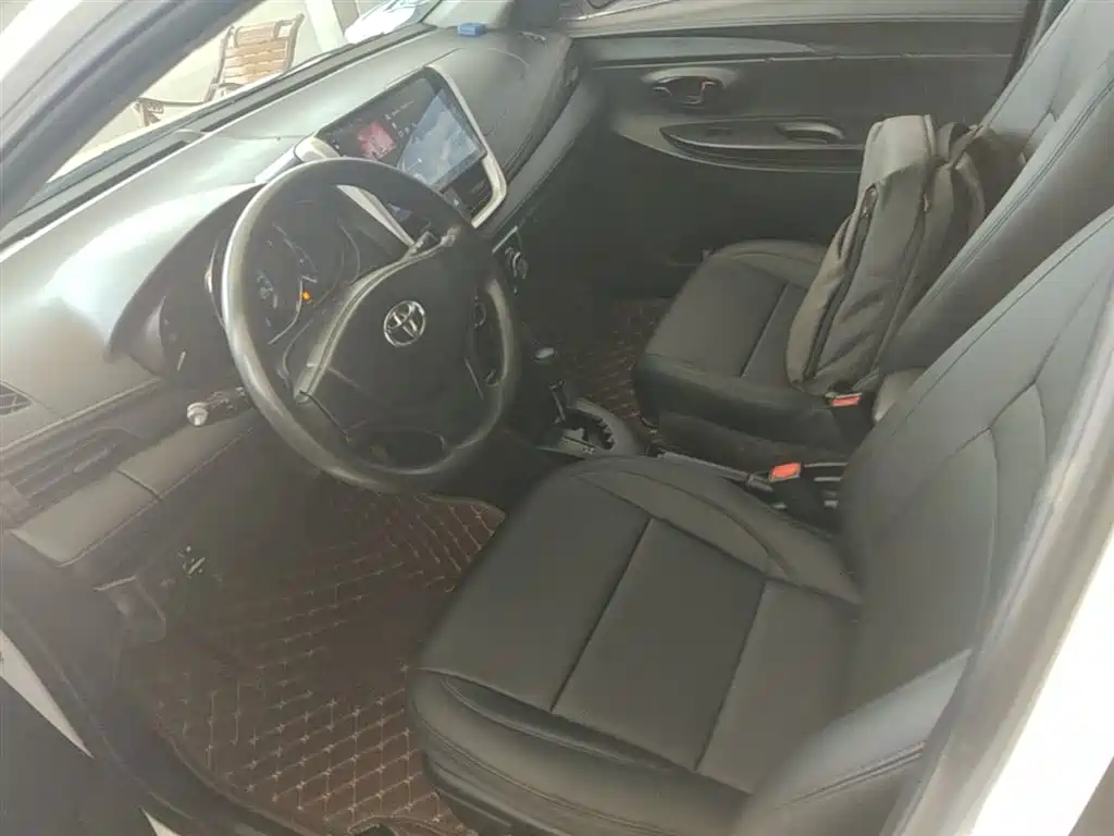 Toyota Yaris L 2019 — фото 15