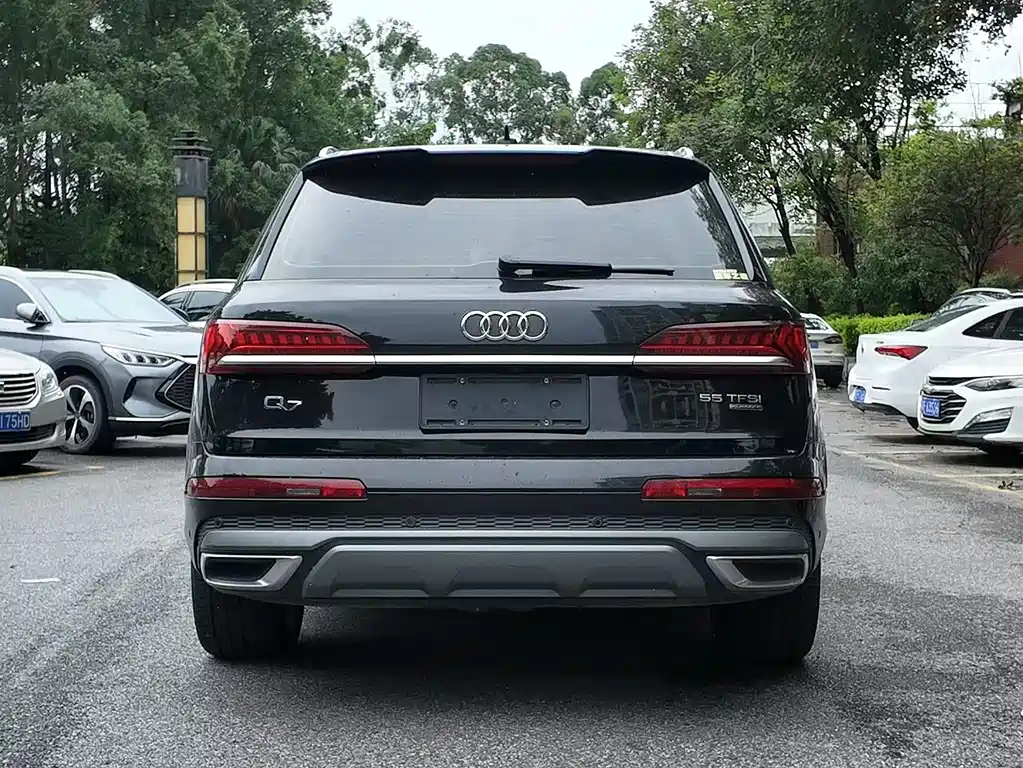 Audi Q7 2021 — фото 11