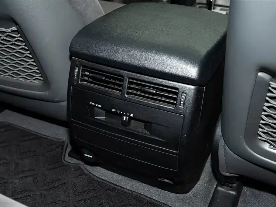 Toyota Land Cruiser 2019 — фото 18