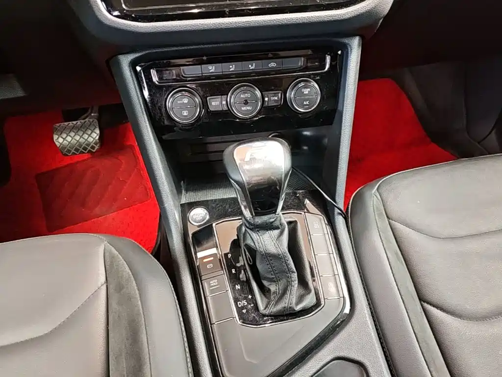 Volkswagen Tiguan L 2021 — фото 14