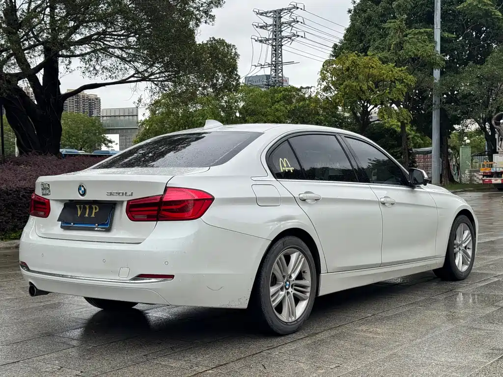 BMW 3 Series 2016 — фото 19