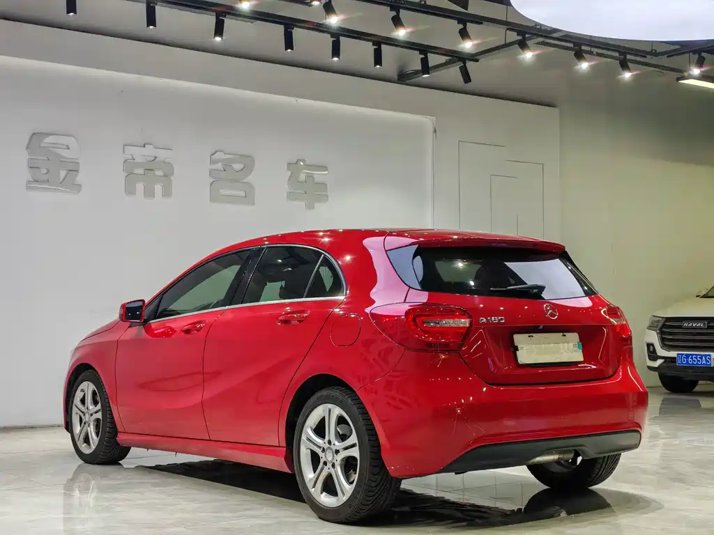 Mercedes-Benz A-Class 2015 — фото 9